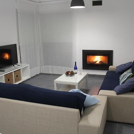 Chalet Deluxe Wifi Gratis โกนิล เด ลาฟรอนเตรา ภายนอก รูปภาพ