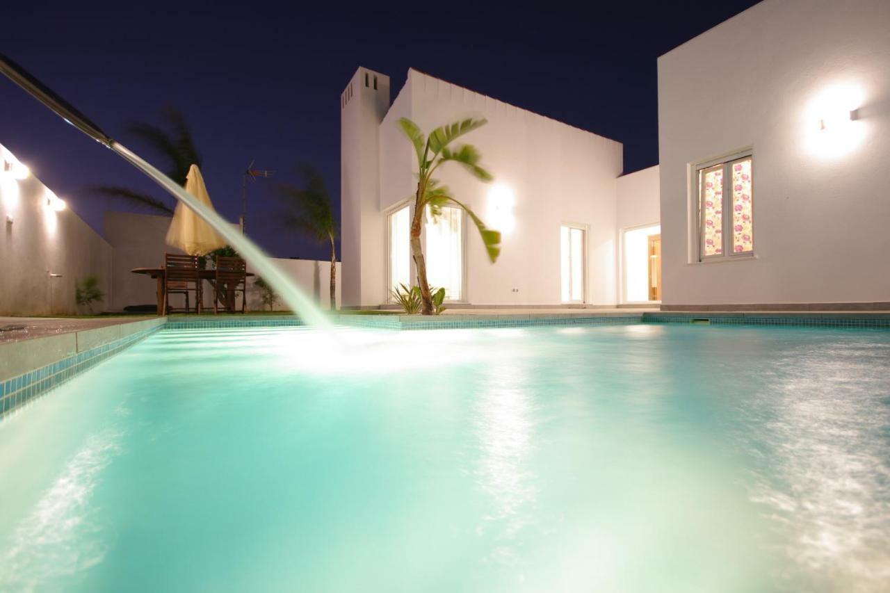 Chalet Deluxe Wifi Gratis โกนิล เด ลาฟรอนเตรา ภายนอก รูปภาพ