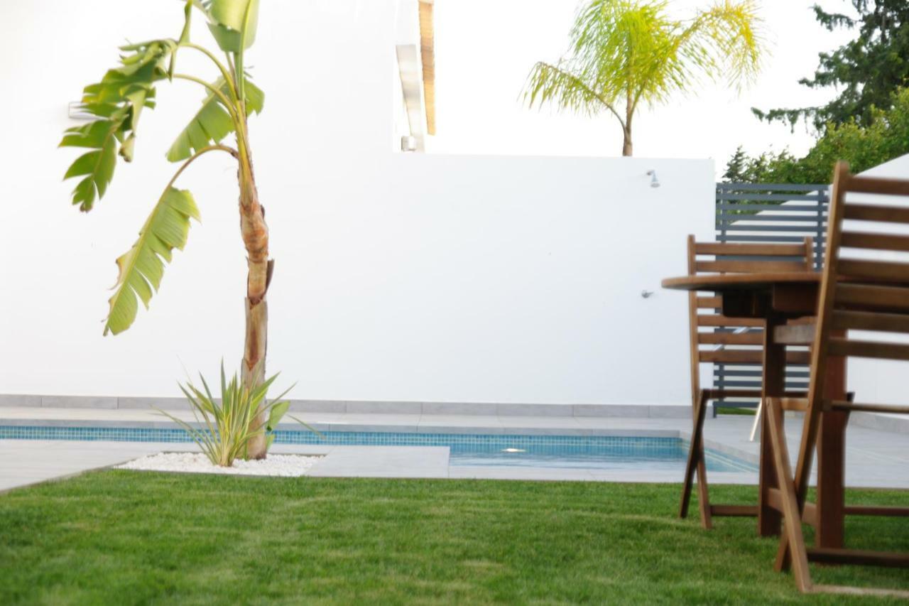 Chalet Deluxe Wifi Gratis โกนิล เด ลาฟรอนเตรา ภายนอก รูปภาพ