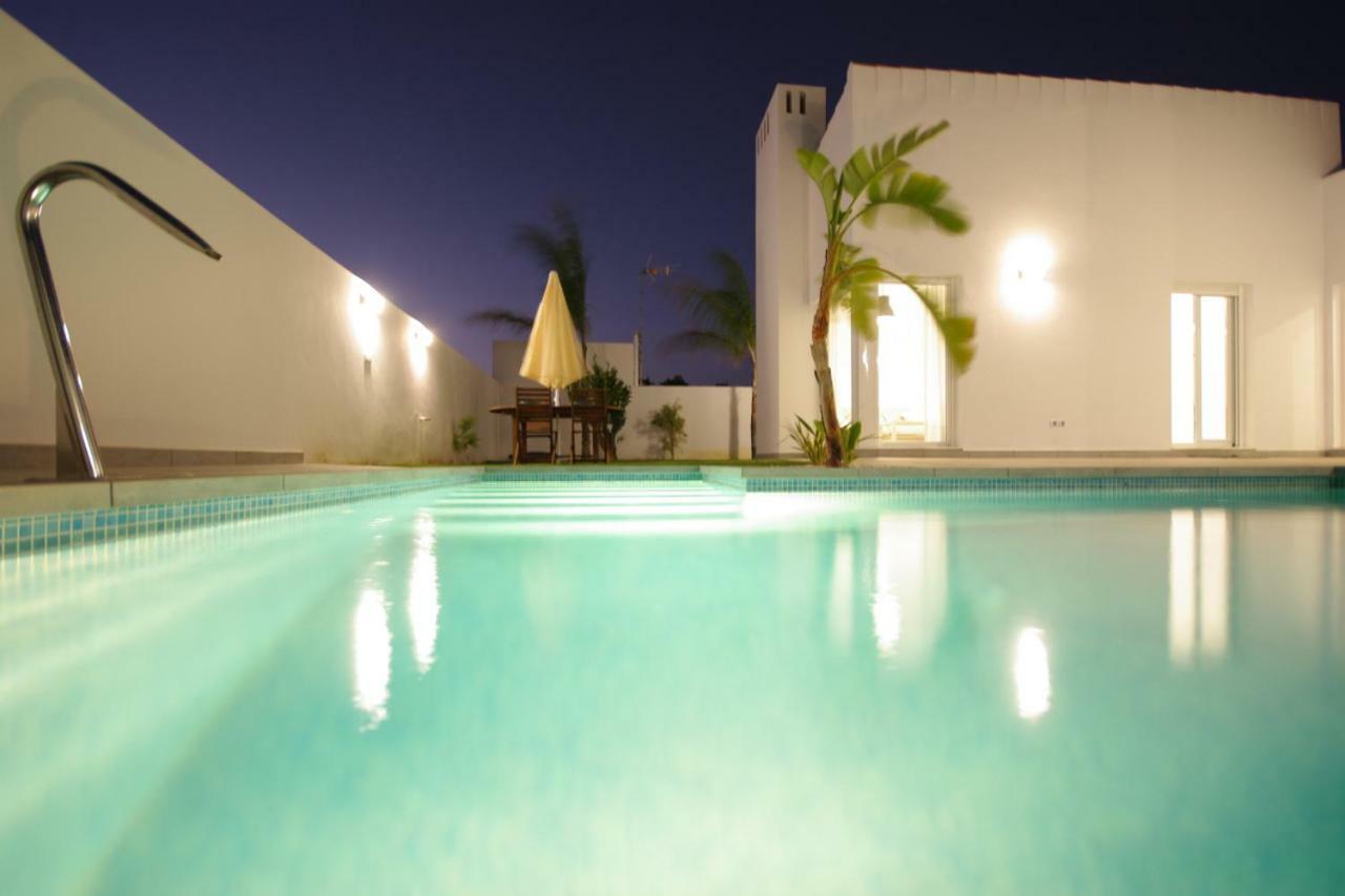Chalet Deluxe Wifi Gratis โกนิล เด ลาฟรอนเตรา ภายนอก รูปภาพ