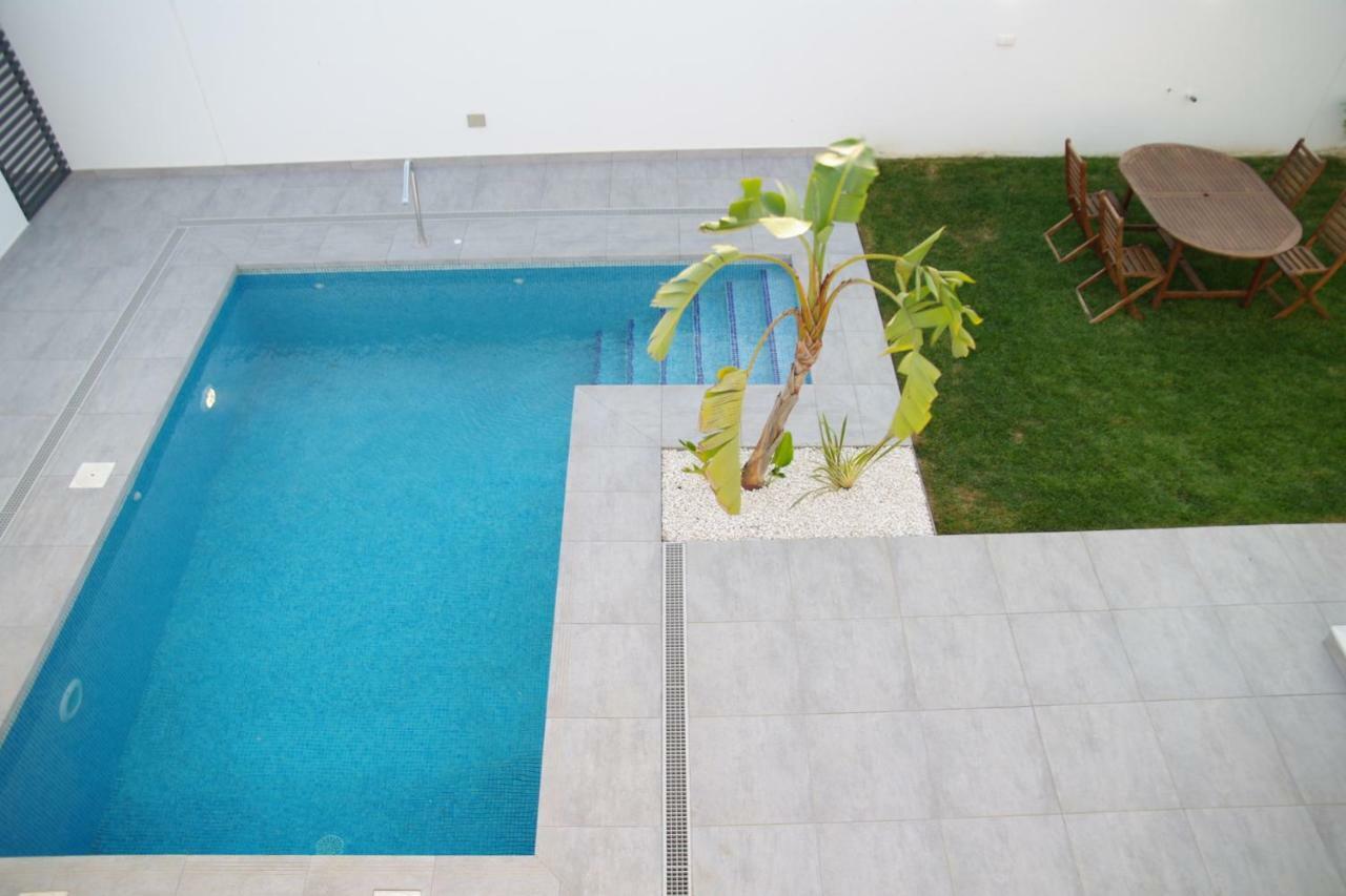 Chalet Deluxe Wifi Gratis โกนิล เด ลาฟรอนเตรา ภายนอก รูปภาพ