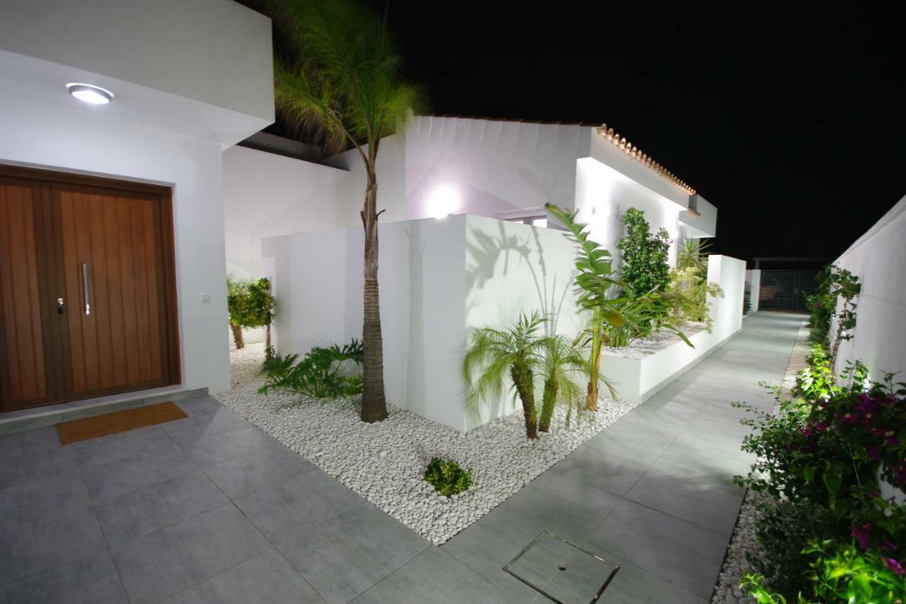 Chalet Deluxe Wifi Gratis โกนิล เด ลาฟรอนเตรา ภายนอก รูปภาพ