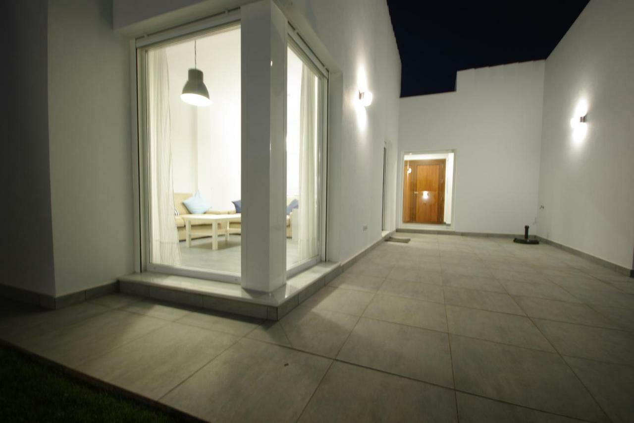Chalet Deluxe Wifi Gratis โกนิล เด ลาฟรอนเตรา ภายนอก รูปภาพ
