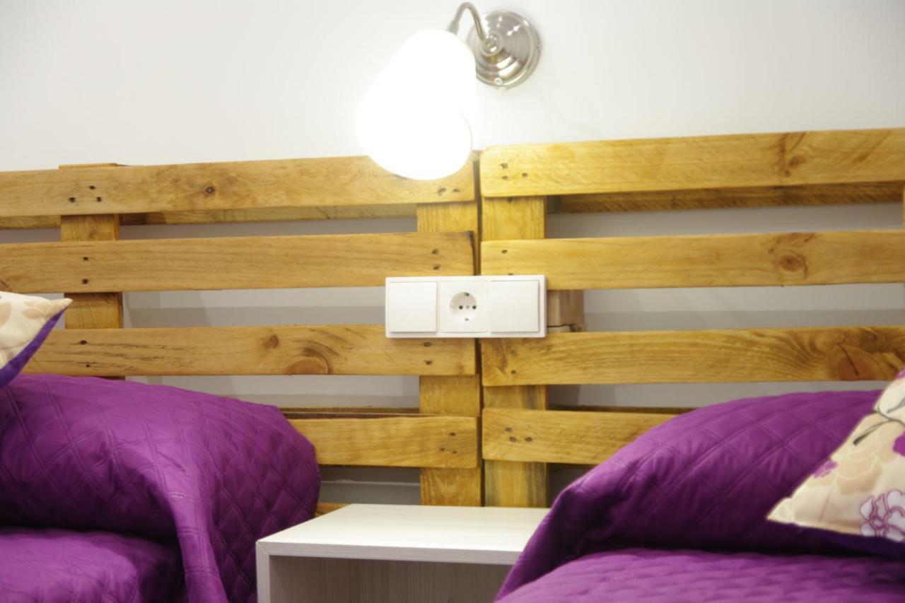 Chalet Deluxe Wifi Gratis โกนิล เด ลาฟรอนเตรา ภายนอก รูปภาพ